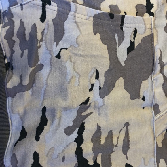 Top - Picture 5 of 6